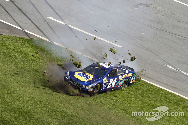 Crash: Chase Elliott, Hendrick Motorsports Chevrolet