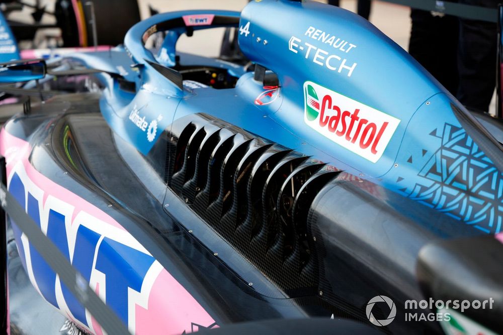 Alpine A523 detalle de las ranuras de ventilación