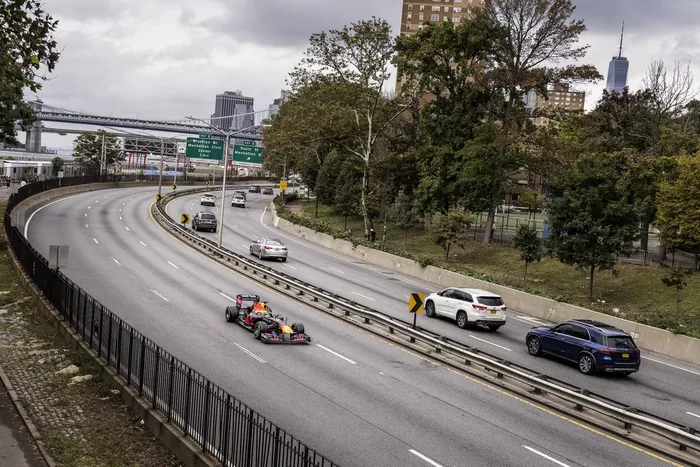 El RB7 de Red Bull Racing en la ciudad de Nueva York