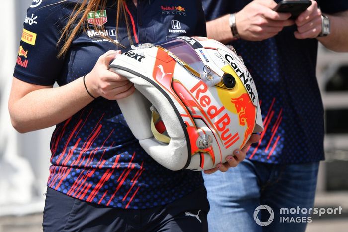 Max Verstappen, casco de Red Bull Racing