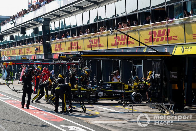 Daniel Ricciardo, Renault F1 Team R.S.19, yarış dışı