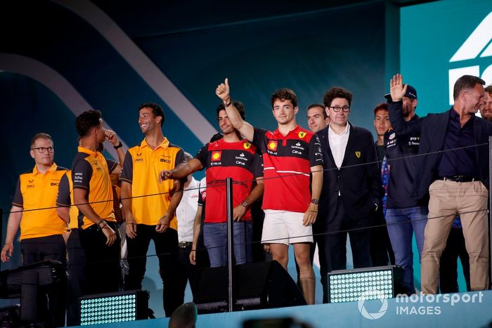 Carlos Sainz Jr., Ferrari, Charles Leclerc, Ferrari