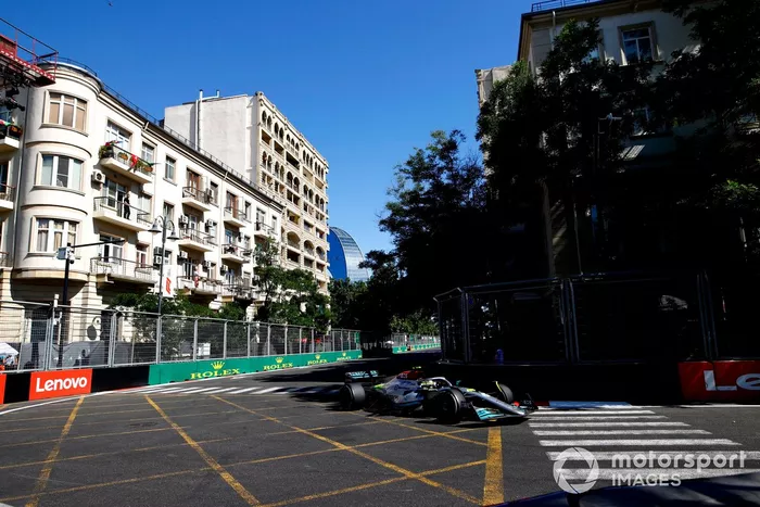 Lewis Hamilton, Mercedes W13