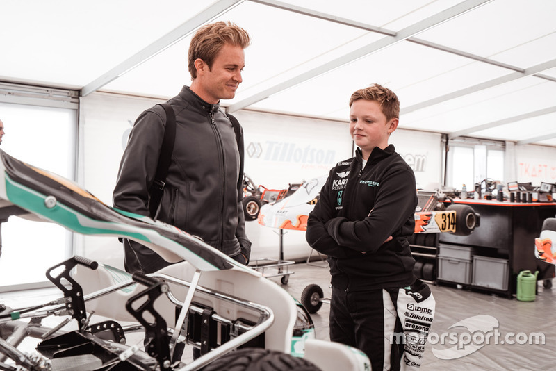 Nico Rosberg ve Taylor Barnard