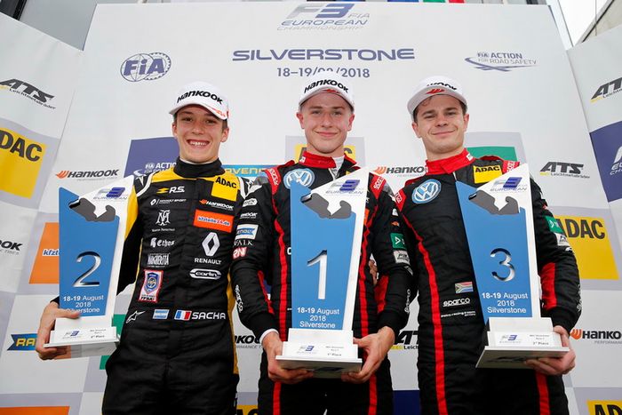 El 2018 de Sacha Fenestraz en imágenes: