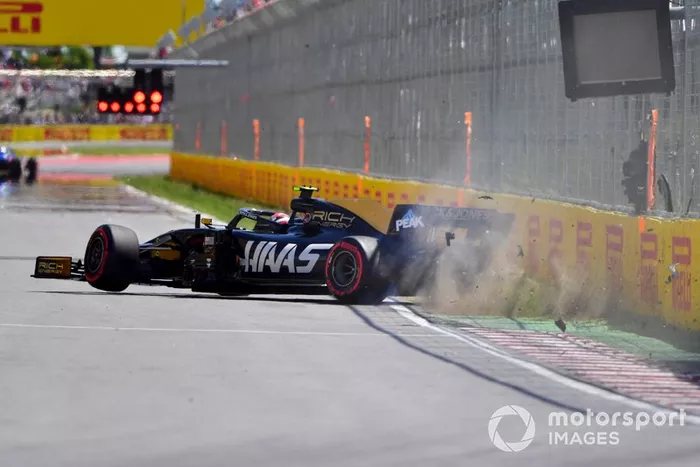 Choque de Kevin Magnussen, Haas VF-19 en la calificación