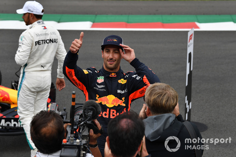 Ganador de la pole Daniel Ricciardo, Red Bull Racing en Parc Ferme