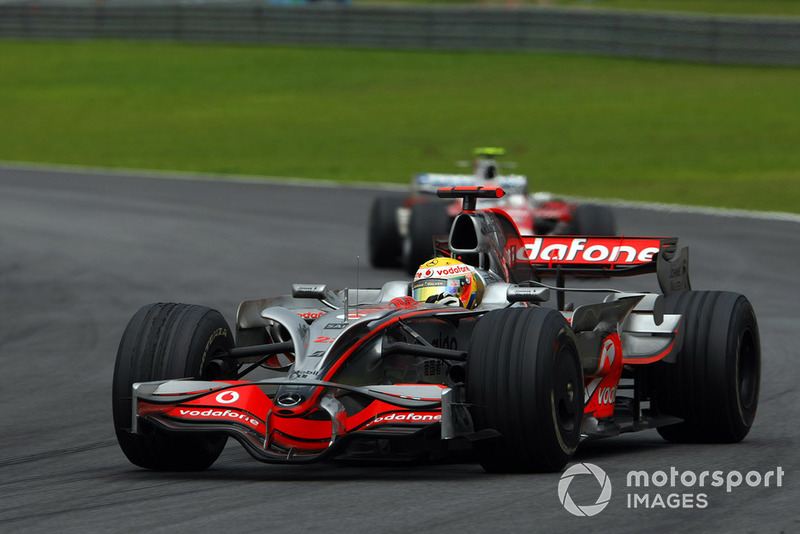 Şampiyon: Lewis Hamilton, İkinci: Felipe Massa, Puan Farkı: 1.00 (2008)