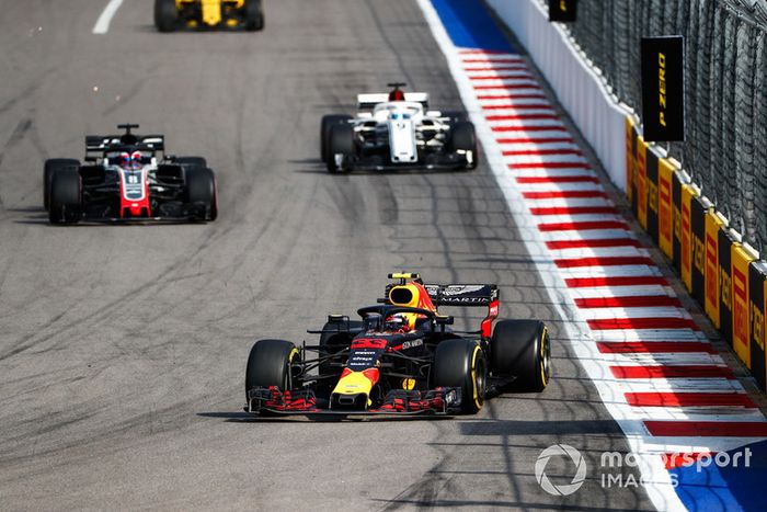 ... y no tardó demasiado en alcazar las primeras posiciones.