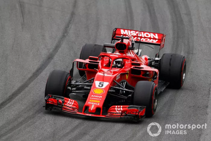 2: Sebastian Vettel, Ferrari SF71H, 1'07.374