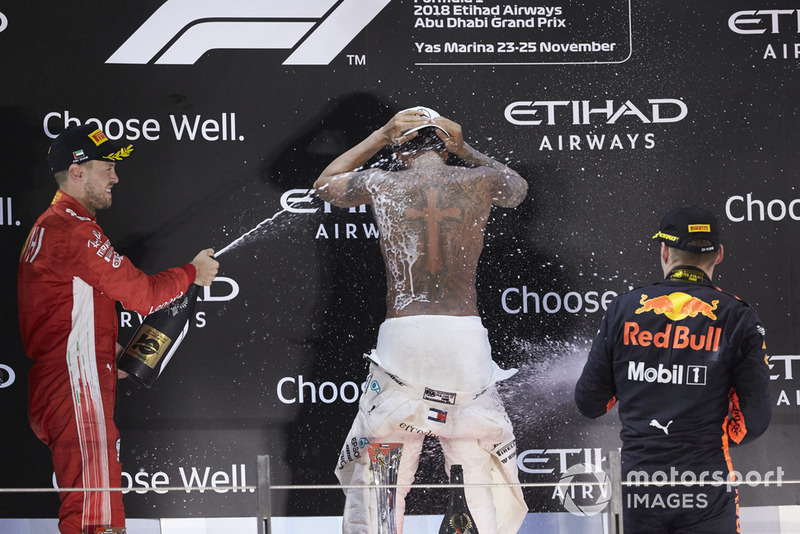 21. GP Abu Dhabi - Podium: Lewis Hamilton, Sebastian Vettel, Max Verstappen
