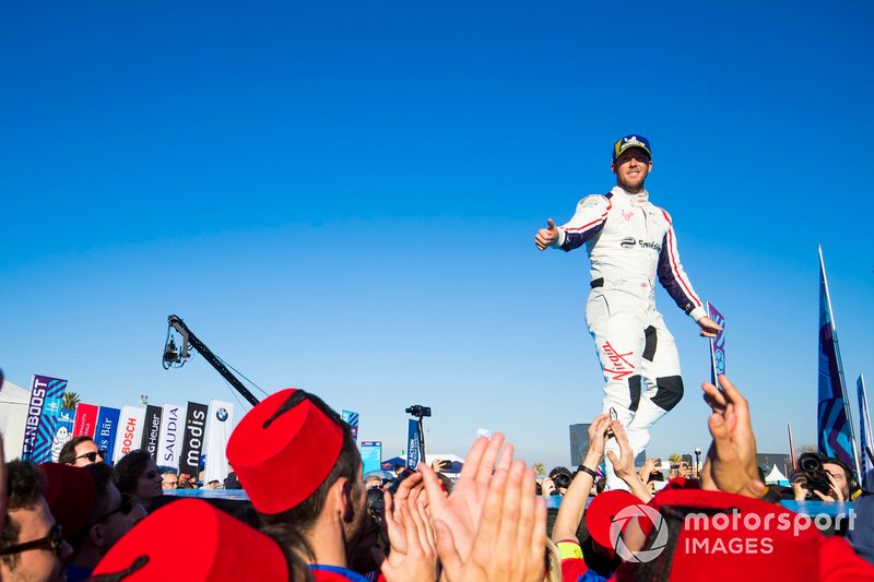 Robin Frijns, Envision Virgin Racing, 2° classificato, sul podio