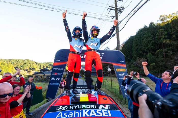 Campeón del Mundo Thierry Neuville, Martijn Wydaeghe, Hyundai World Rally Team Hyundai i20 N Rally1
