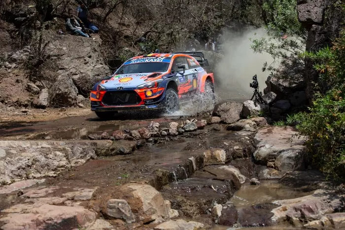 Thierry Neuville, Nicolas Gilsoul, Hyundai Motorsport Hyundai i20 Coupe WRC