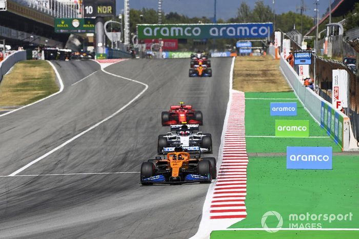 Carlos Sainz Jr., McLaren MCL35, Pierre Gasly, AlphaTauri AT01, Charles Leclerc, Ferrari SF1000