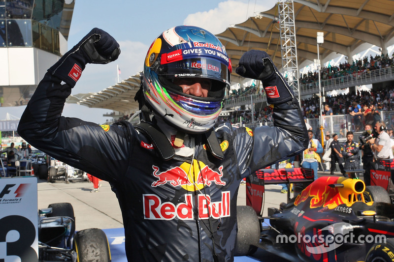 Race winner Daniel Ricciardo, Red Bull Racing celebrates in parc ferme