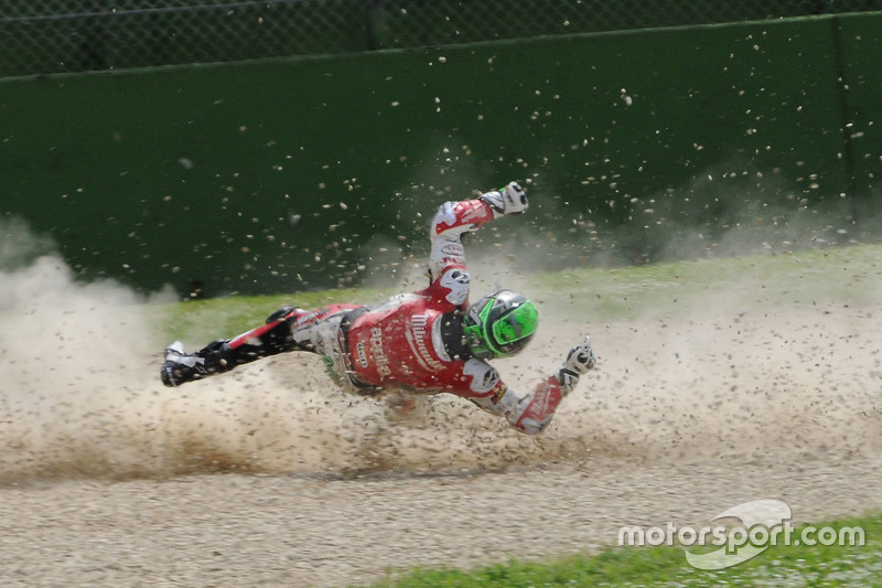 Caída de Eugene Laverty, Milwaukee Aprilia World Superbike Team