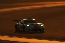 #86 Gulf Racing, Porsche 911 RSR: Michael Wainwright, Adam Carroll, Ben Barker