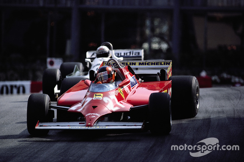 Гонщик Ferrari Жиль Вільньов відбирає лідерство в гонці у пілота Williams Алана Джонса за 4 кола до фінішу