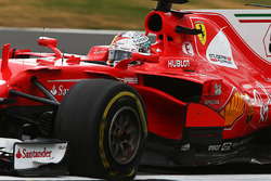 Себастьян Феттель (Ferrari SF70H) отримав прокол колеса
