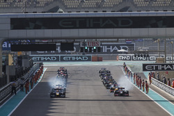 Alex Lynn, DAMS und Johnny Cecotto Jr., Rapax beim Start zur Formationsrunde