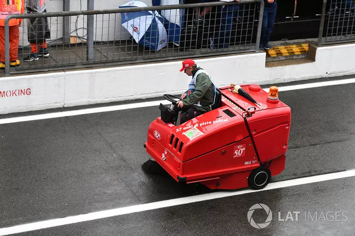 Barredora de pit lane