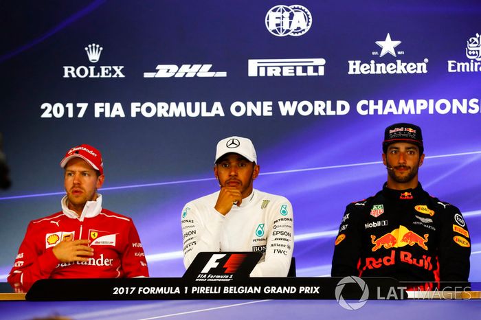  Rostros serios, pero el podio da recompensas 