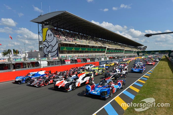 Foto oficial de grupo de coches