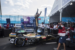 Jean-Eric Vergne, Techeetah, fête son titre de Champion dans le parc fermé