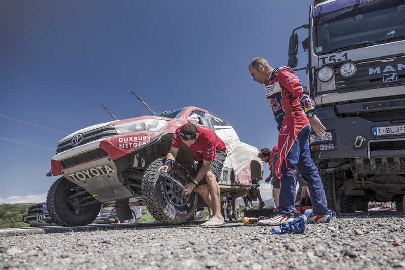 #304 Toyota Gazoo Racing Toyota Hilux: Giniel de Villiers, Dirk von Zitzewitz