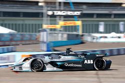 Nico Rosberg, campeón mundial de Fórmula 1, inversionista de Fórmula E, conduce el coche de la Fórmula E