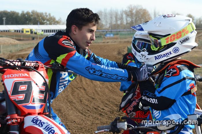 Marc Márquez con participanes