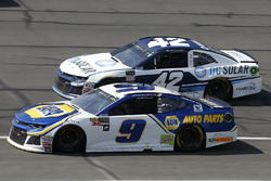Chase Elliott, Hendrick Motorsports, Chevrolet Camaro NAPA Auto Parts Kyle Larson, Chip Ganassi Racing, Chevrolet Camaro DC Solar
