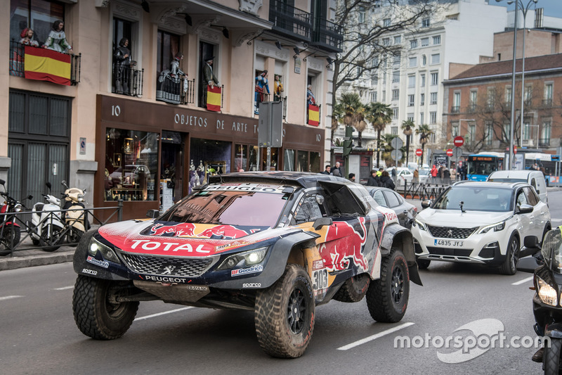 Carlos Sainz, Lucas Cruz, Peugeot Sport, Madrid caddelerinde