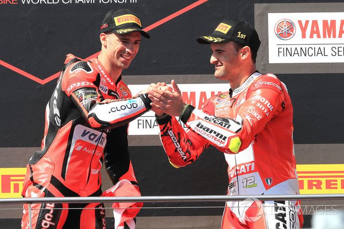 Podium: ganador, Marco Melandri, Aruba.it Racing-Ducati SBK Team, tercero, Xavi Fores, Barni Racing Team