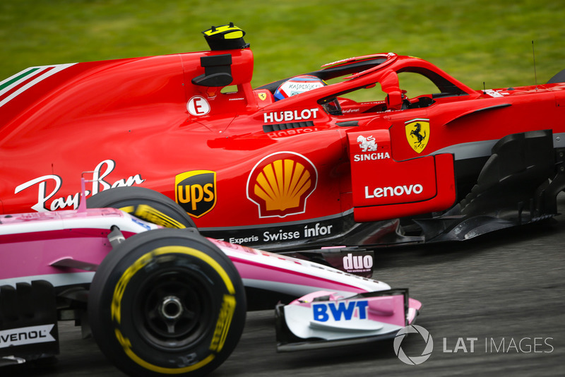 Kimi Raikkonen, Ferrari SF71H, Sergio Perez, Racing Point Force India VJM11