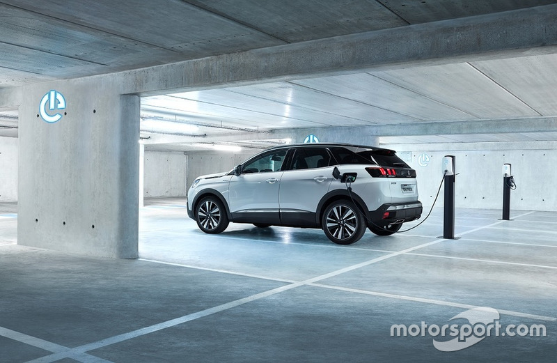 Peugeot 3008 із двигуном Plug-in Hybrid