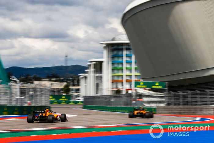 Stoffel Vandoorne, McLaren MCL33, Lando Norris, McLaren MCL33