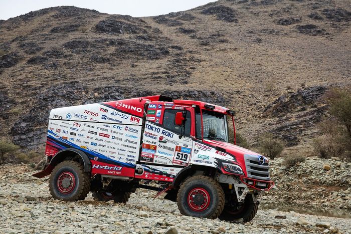 #519 Hino Team Sugawara: Teruhito Sugawara, Hirokazu Somemiya, Yuji Mochizuki