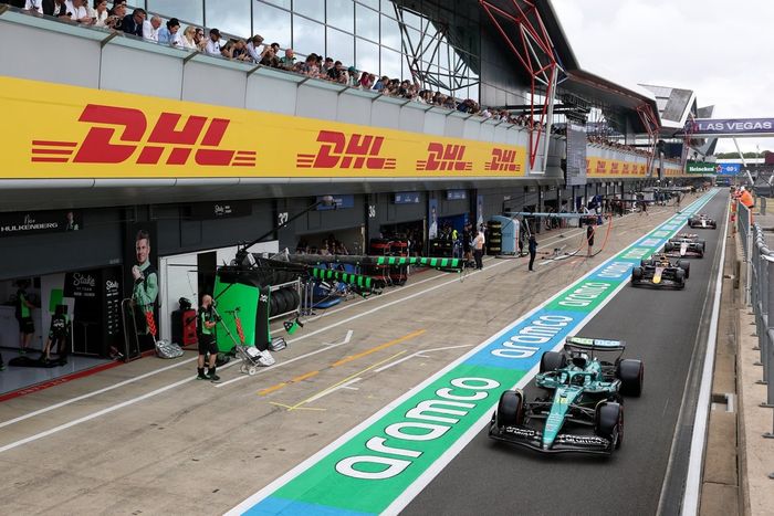 Lance Stroll, Aston Martin Racing, Yuki Tsunoda, Red Bull Racing Team