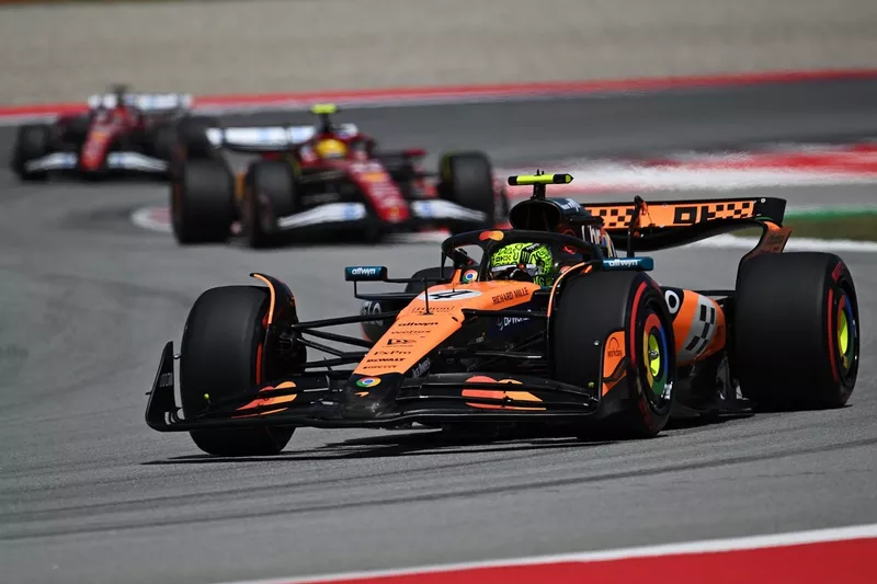 Charles Leclerc, Ferrari, Lewis Hamilton, Lando Norris, McLaren