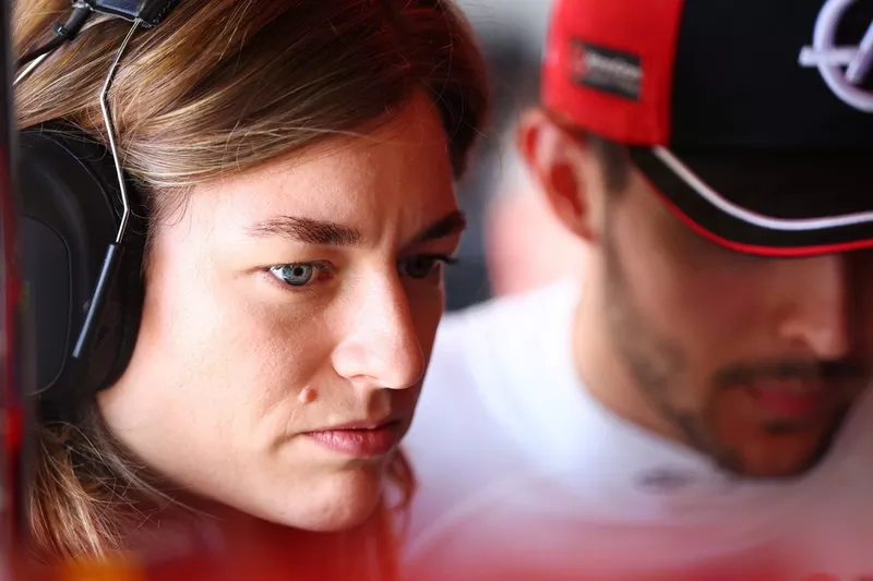 Laura Mueller, ingénieur de course chez Haas 