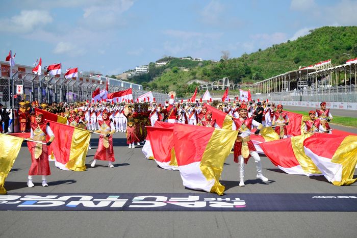 Dance show on the grid