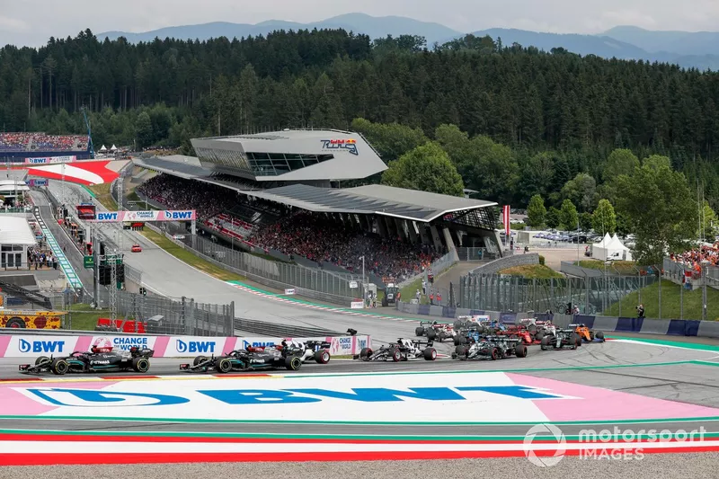 Lewis Hamilton, Mercedes W12, Valtteri Bottas, Mercedes W12, Pierre Gasly, AlphaTauri AT02, Yuki Tsunoda, AlphaTauri AT02