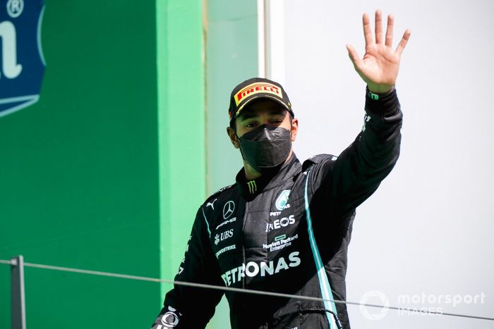 Podio: ganador de la carrera Lewis Hamilton, Mercedes