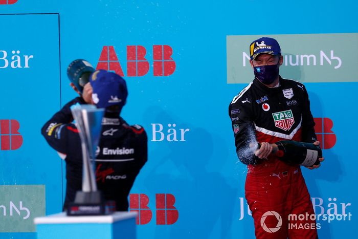 Podio: segundo lugar Andre Lotterer, Tag Heuer Porsche, Porsche 99x Electric