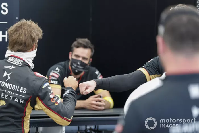 Antonio Félix da Costa, DS Techeetah, en el garaje.
