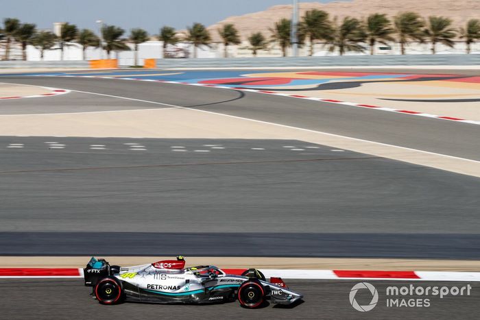 Lewis Hamilton, Mercedes W13