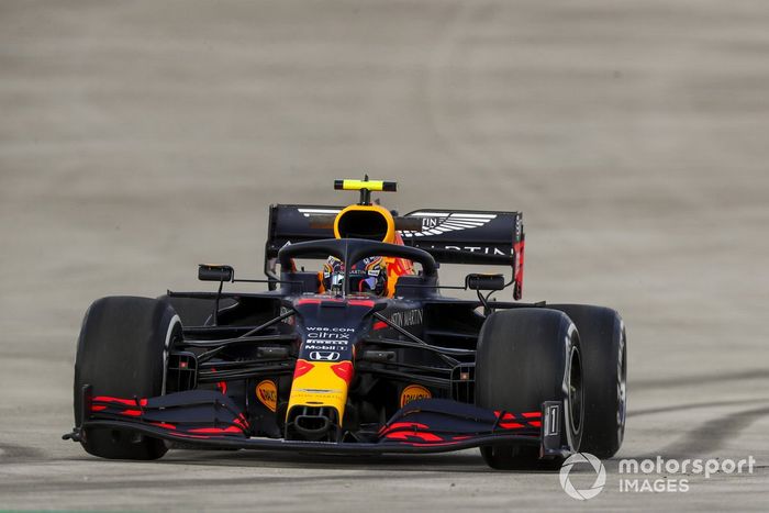 Trompo de Alex Albon, Red Bull Racing RB16