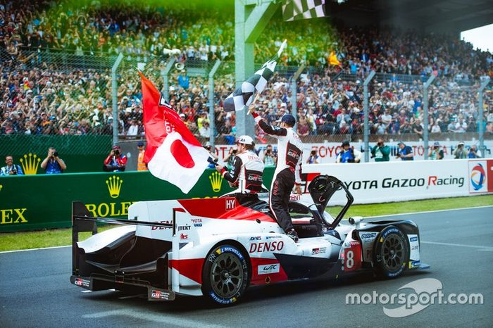 Ganadores #8 Toyota Gazoo Racing Toyota TS050: Sébastien Buemi, Kazuki Nakajima, Fernando Alonso